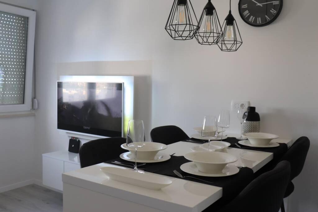 New! Top Apartment, Split View From Above Luaran gambar