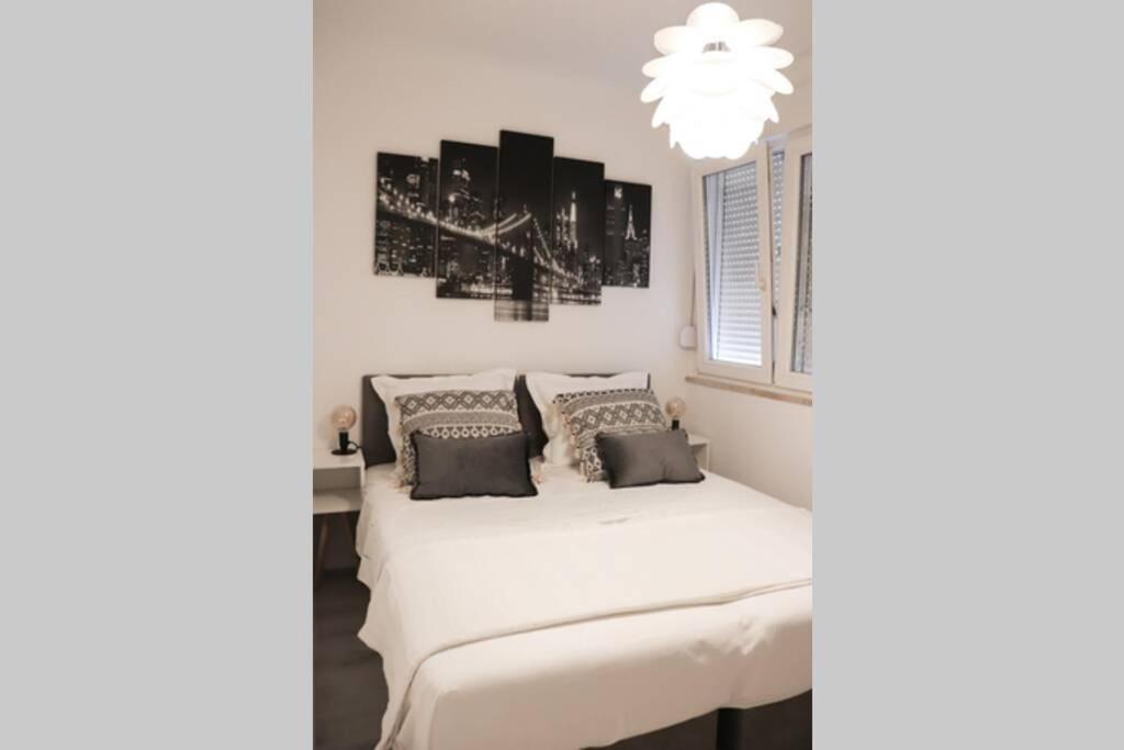 New! Top Apartment, Split View From Above Luaran gambar