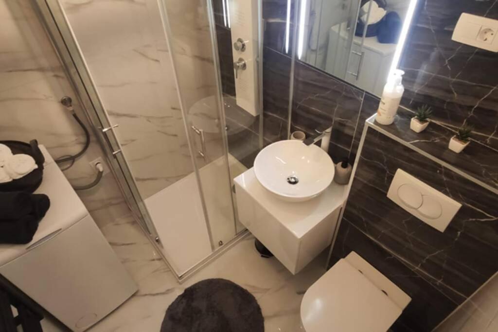 New! Top Apartment, Split View From Above Luaran gambar